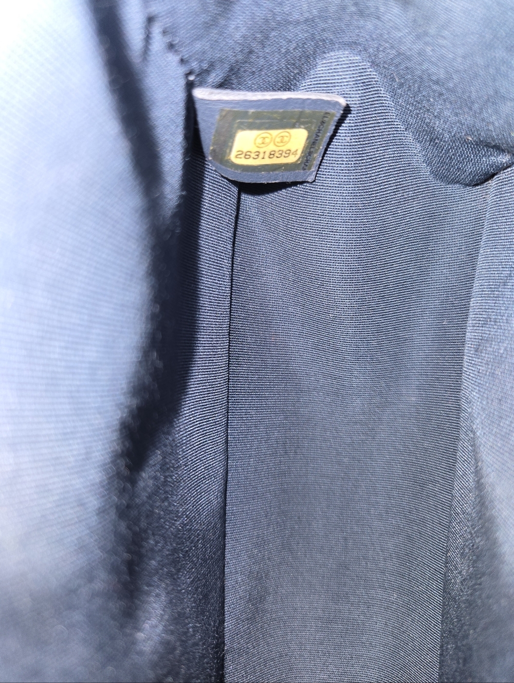 Chanel Boy Bag in Quilted Lambskin With Ruthenium Hardware Navy Blue Medium - Picture 5 of 9